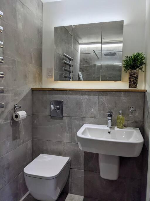 Detached 4 Bedroom Luxury Home Χάλιφαξ Εξωτερικό φωτογραφία